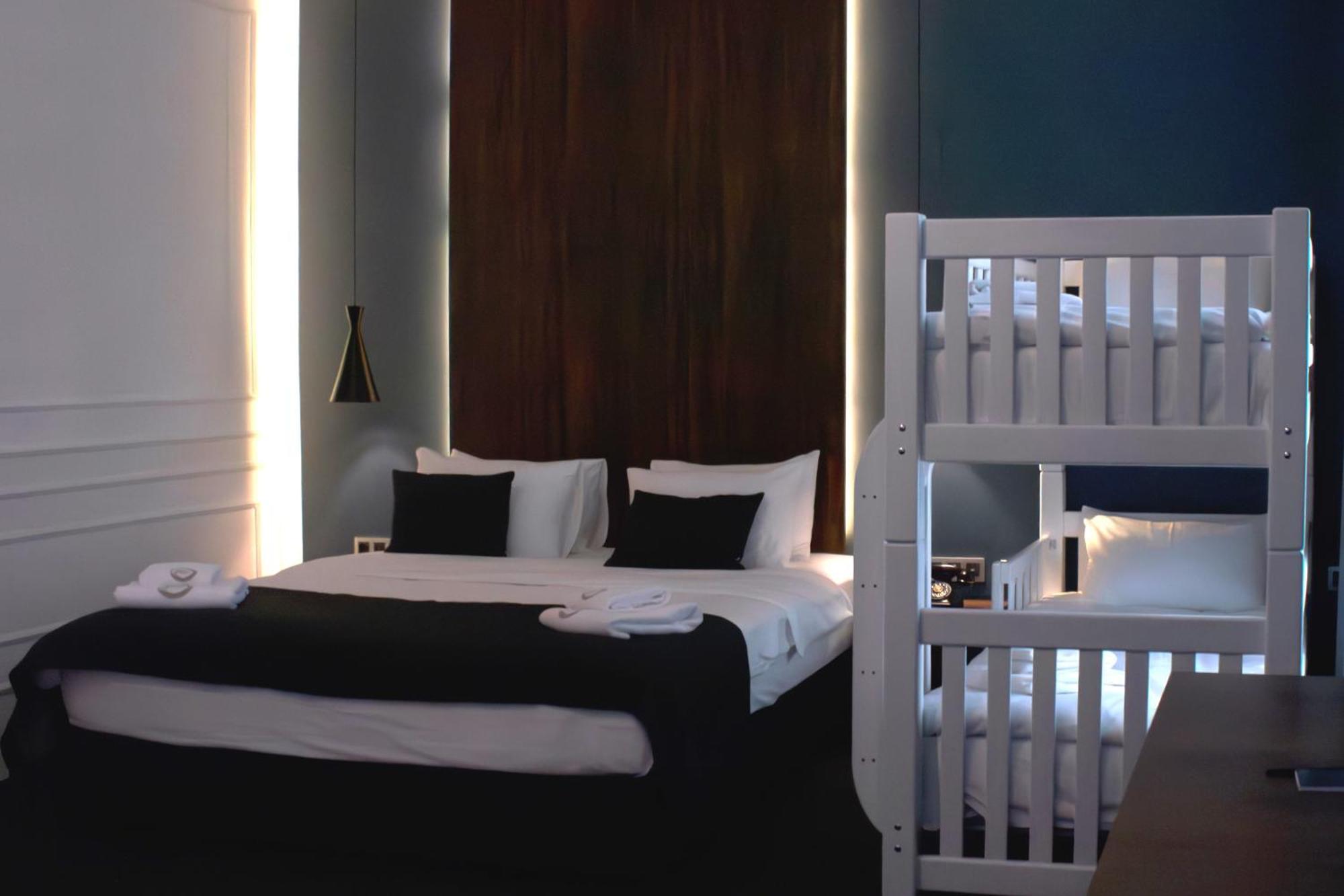 Hotel Twenties Tbilisi - Stay & Dine 외부 사진